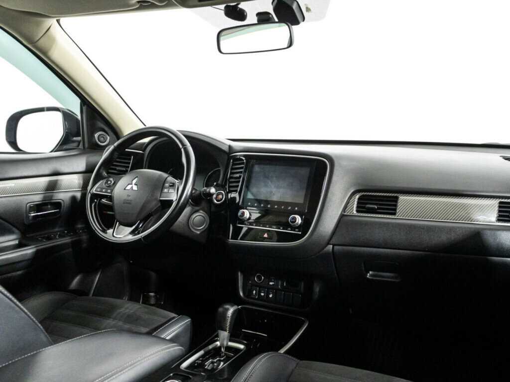 Mitsubishi Outlander с пробегом — 2021 год. Фото: #8