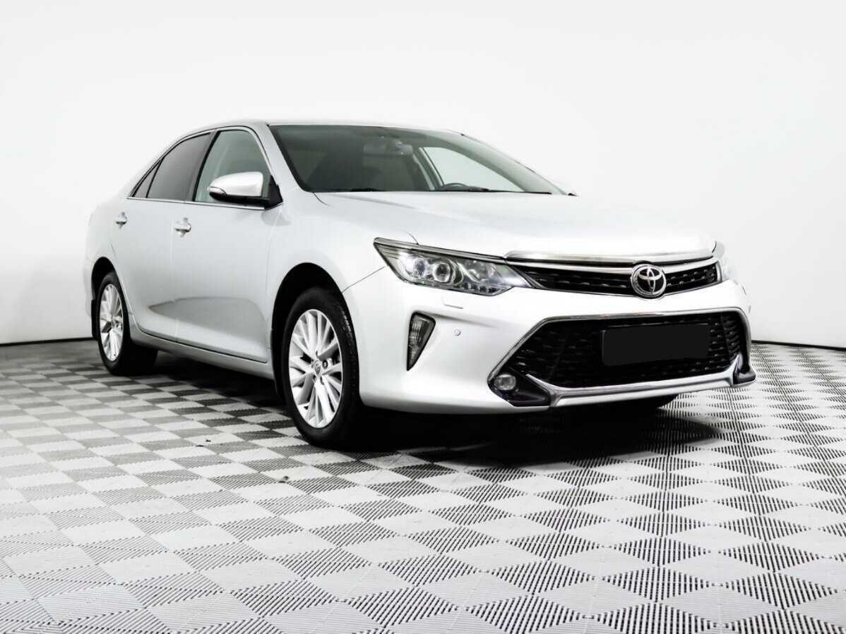 Toyota Camry с пробегом — 2015 год. Фото: #2