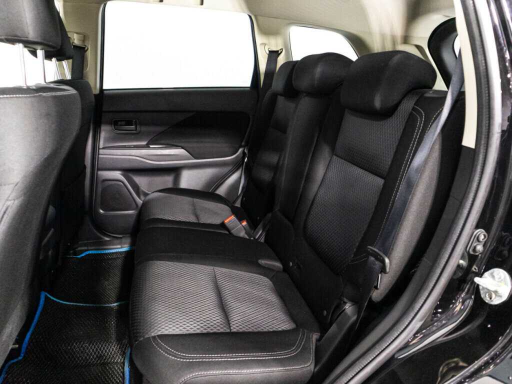 Mitsubishi Outlander с пробегом — 2019 год. Фото: #9