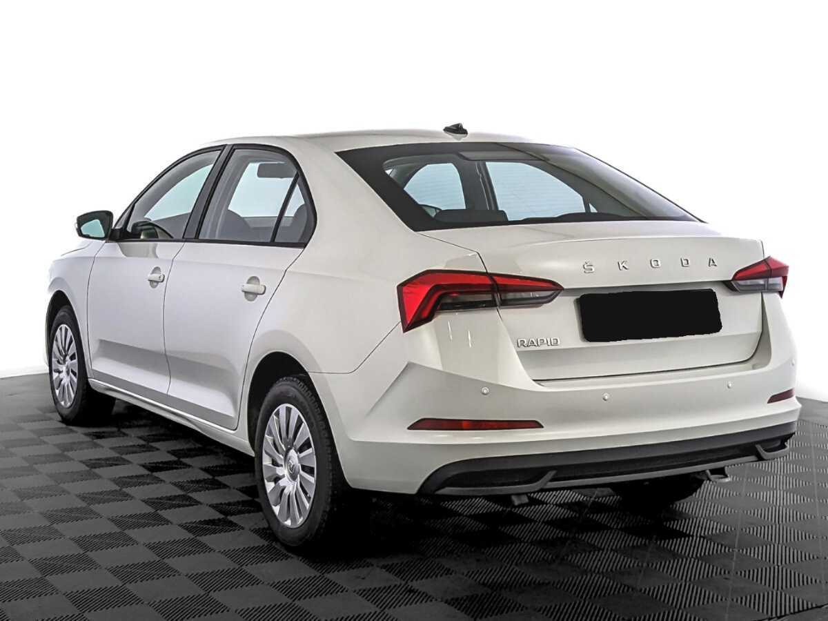 Skoda Rapid с пробегом — 2021 год. Фото: #6