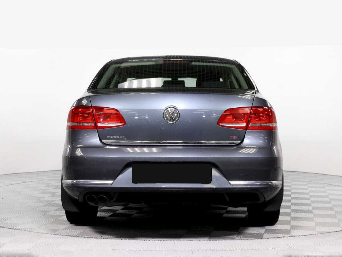 Volkswagen Passat с пробегом — 2012 год. Фото: #4