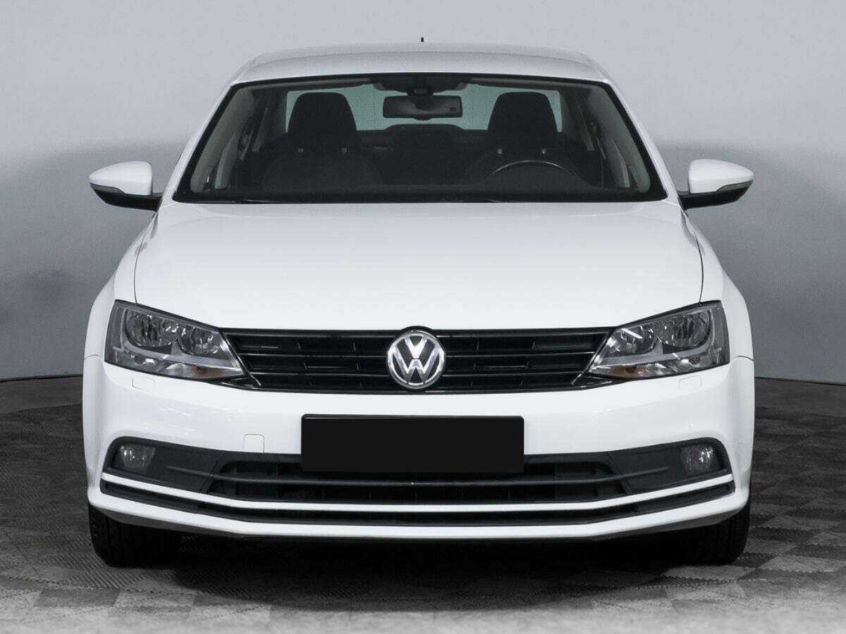 Volkswagen Jetta с пробегом — 2016 год. Фото: #1