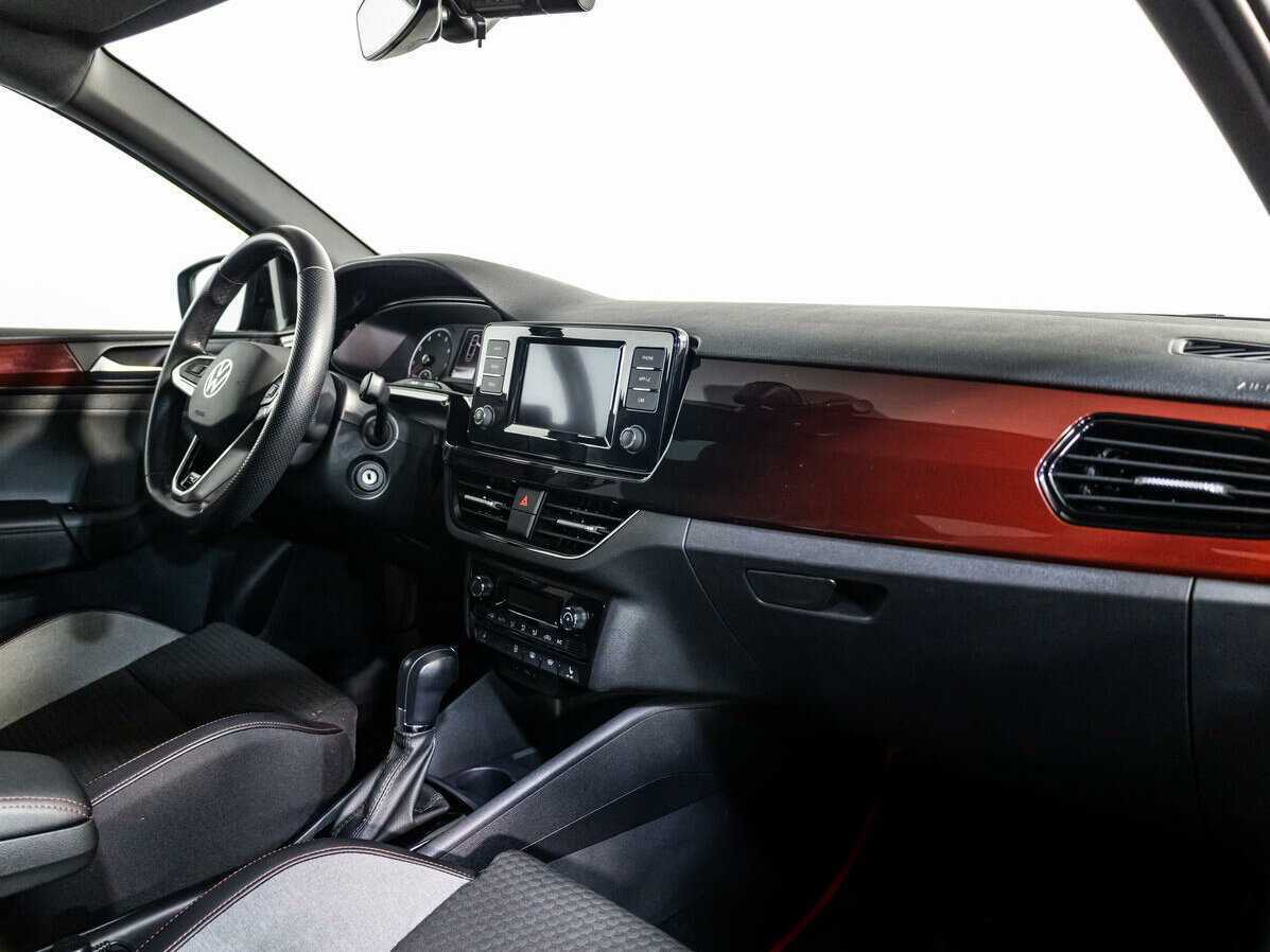 Volkswagen Polo с пробегом — 2021 год. Фото: #6