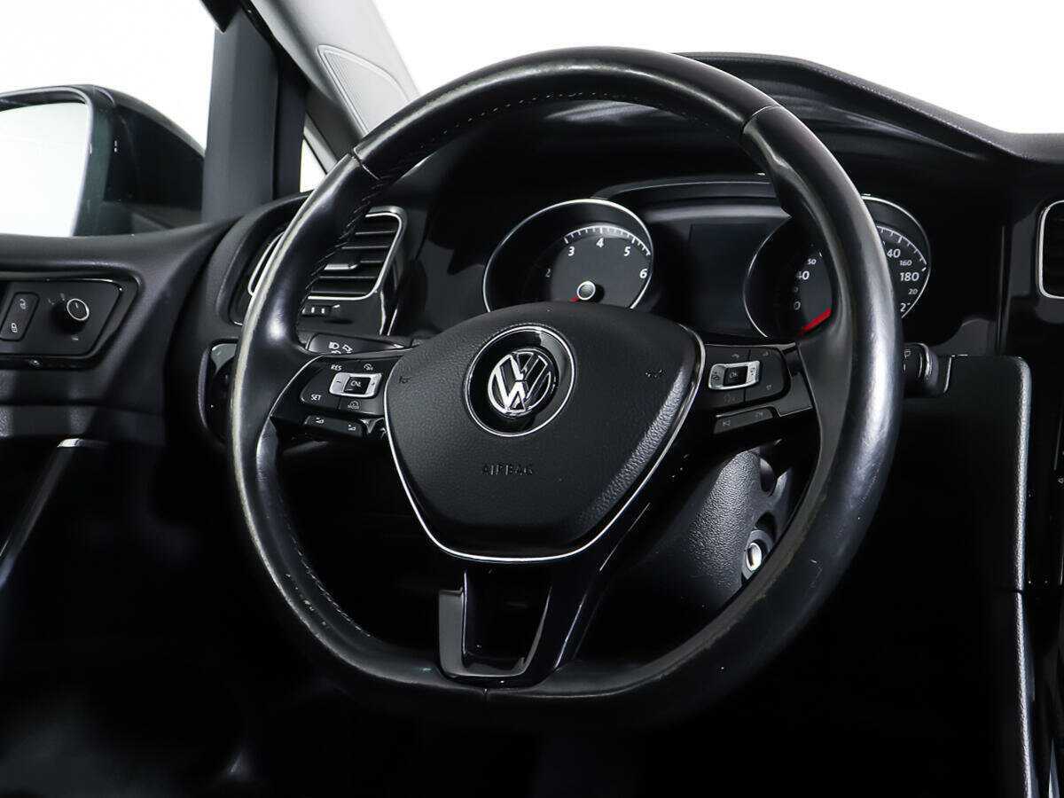 Volkswagen Golf с пробегом — 2013 год. Фото: #15