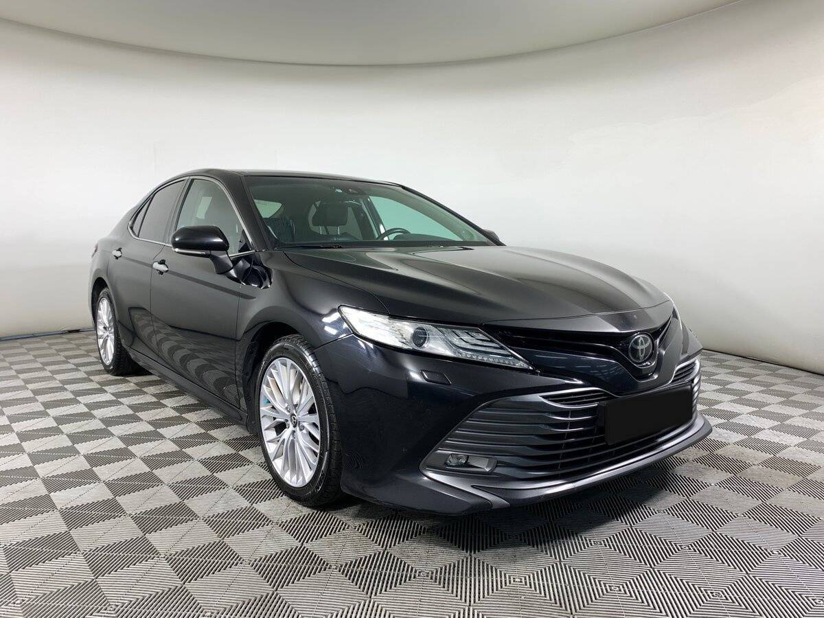 Toyota Camry с пробегом — 2018 год. Фото: #2