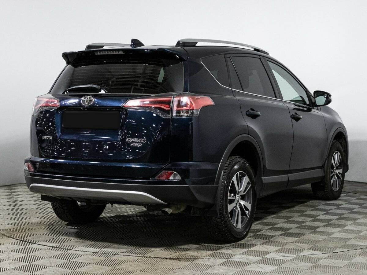 Toyota RAV4 с пробегом — 2018 год. Фото: #4