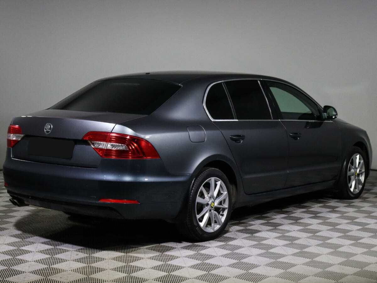 Skoda Superb с пробегом — 2014 год. Фото: #4