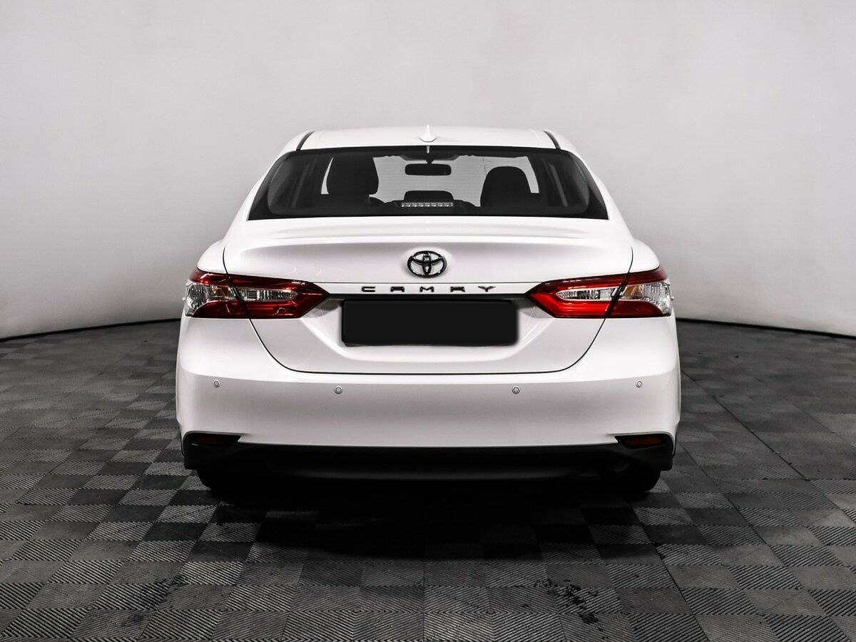 Toyota Camry с пробегом — 2021 год. Фото: #5