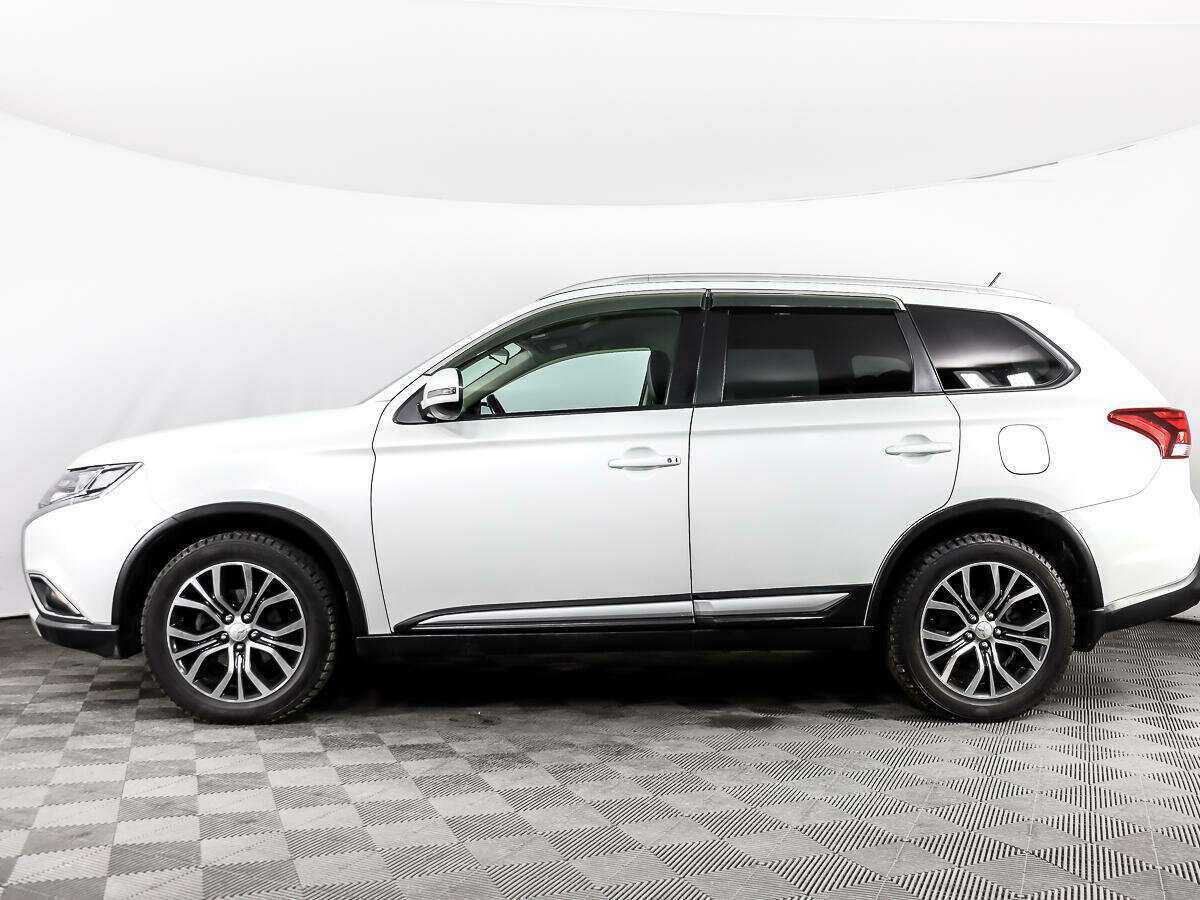 Mitsubishi Outlander с пробегом — 2016 год. Фото: #7