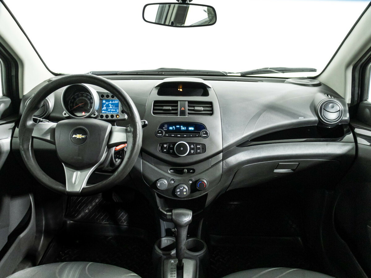 Chevrolet Spark с пробегом — 2012 год. Фото: #12