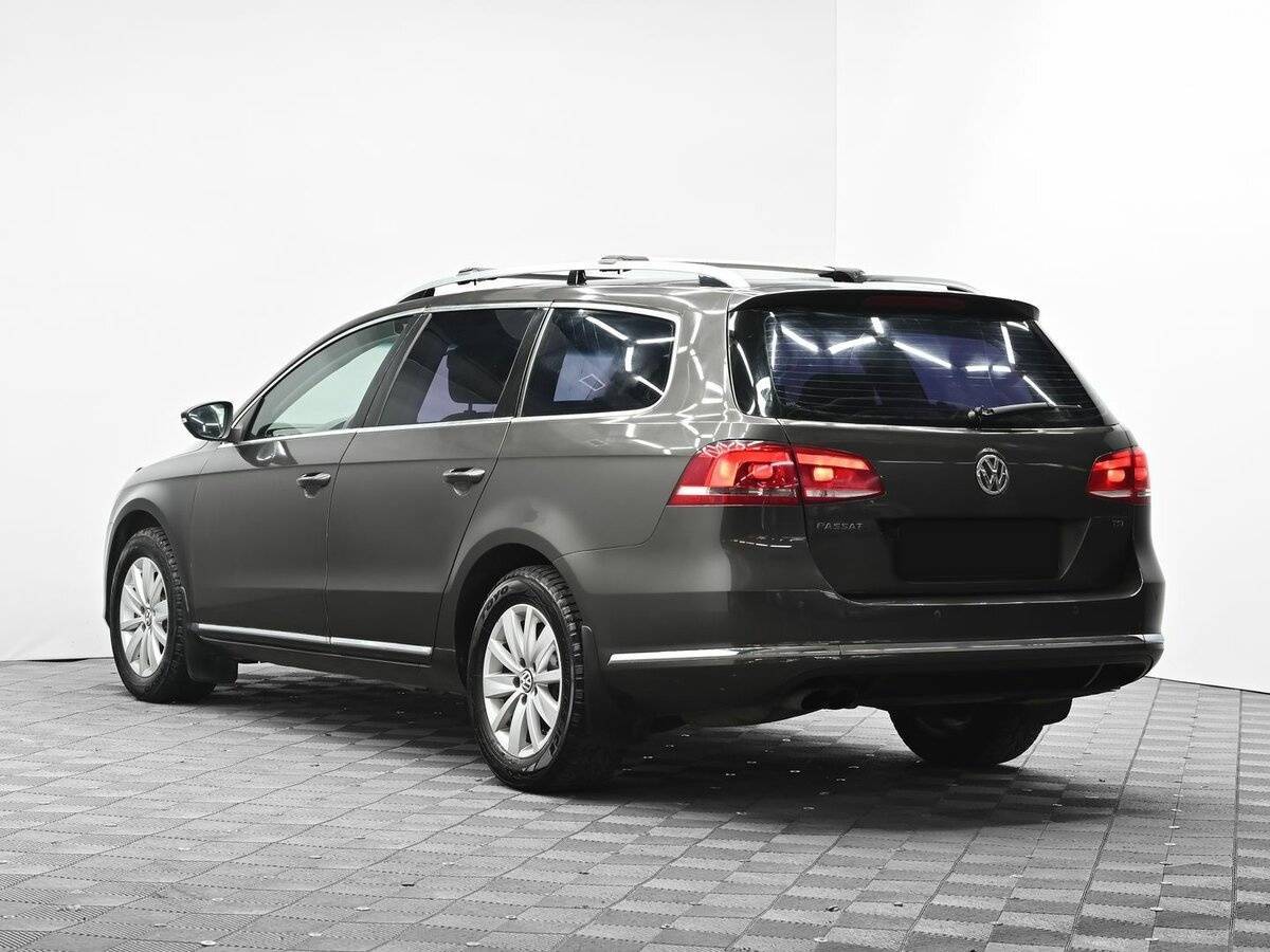 Volkswagen Passat с пробегом — 2012 год. Фото: #2