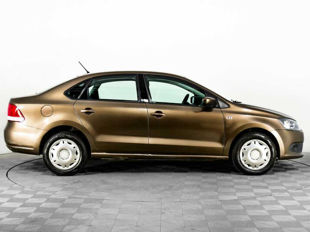 Volkswagen Polo с пробегом — 2015 год. Фото: #3