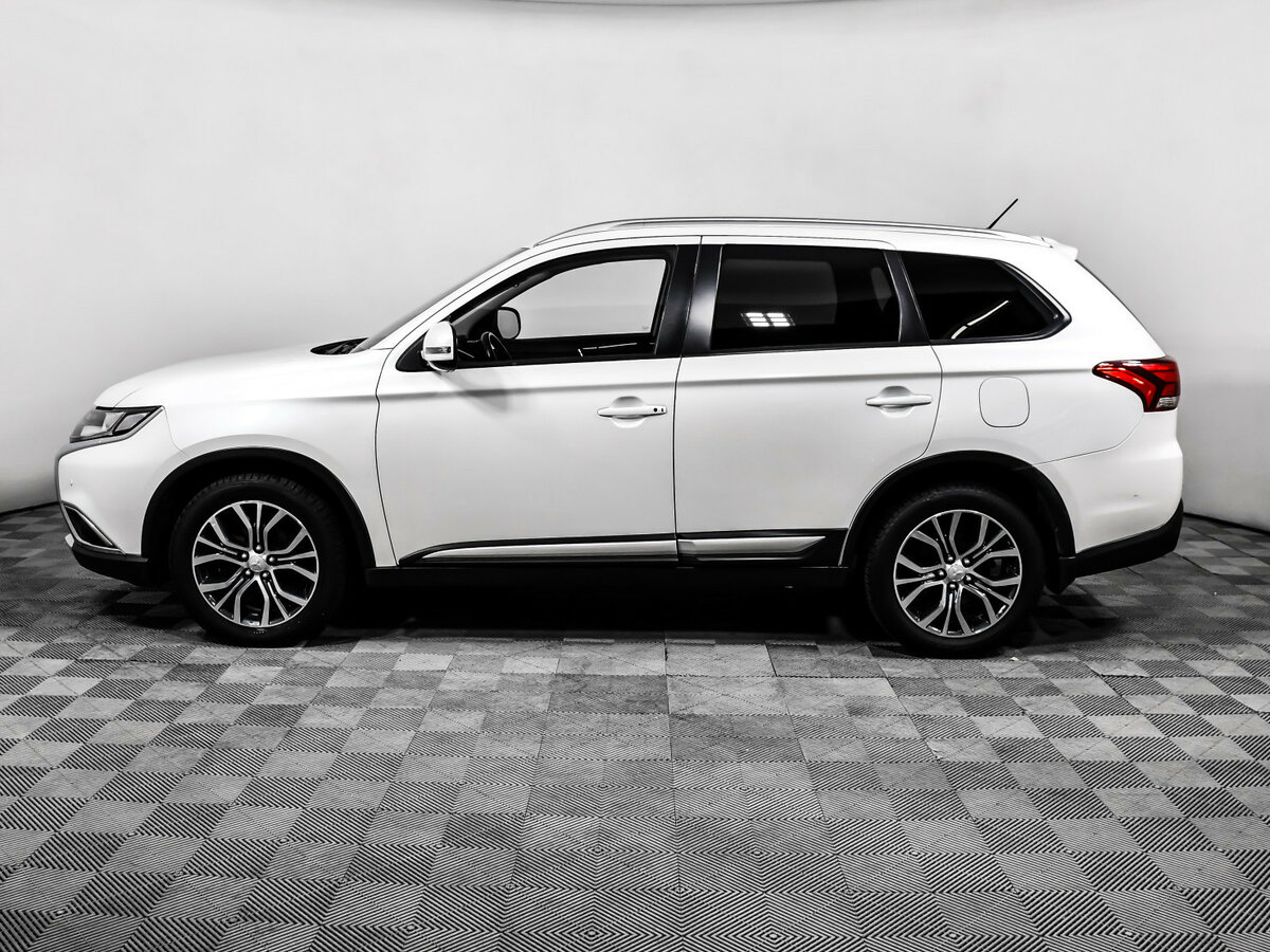 Mitsubishi Outlander с пробегом — 2016 год. Фото: #7