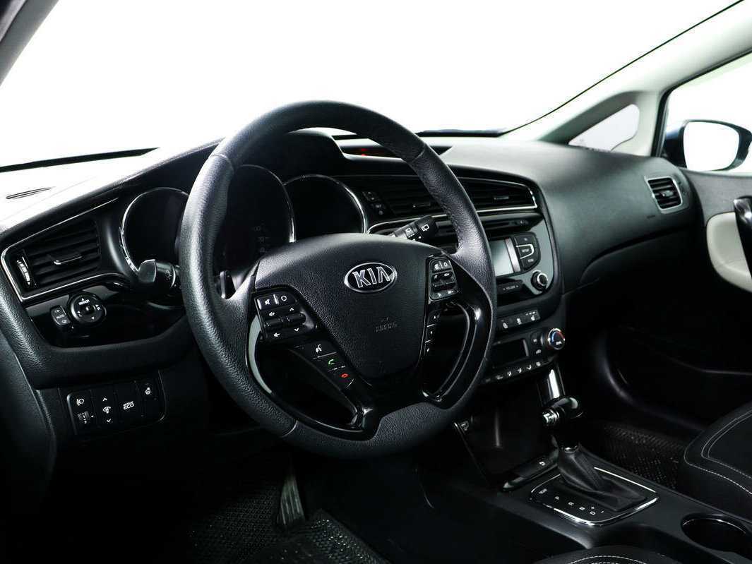 Kia Ceed с пробегом — 2015 год. Фото: #12