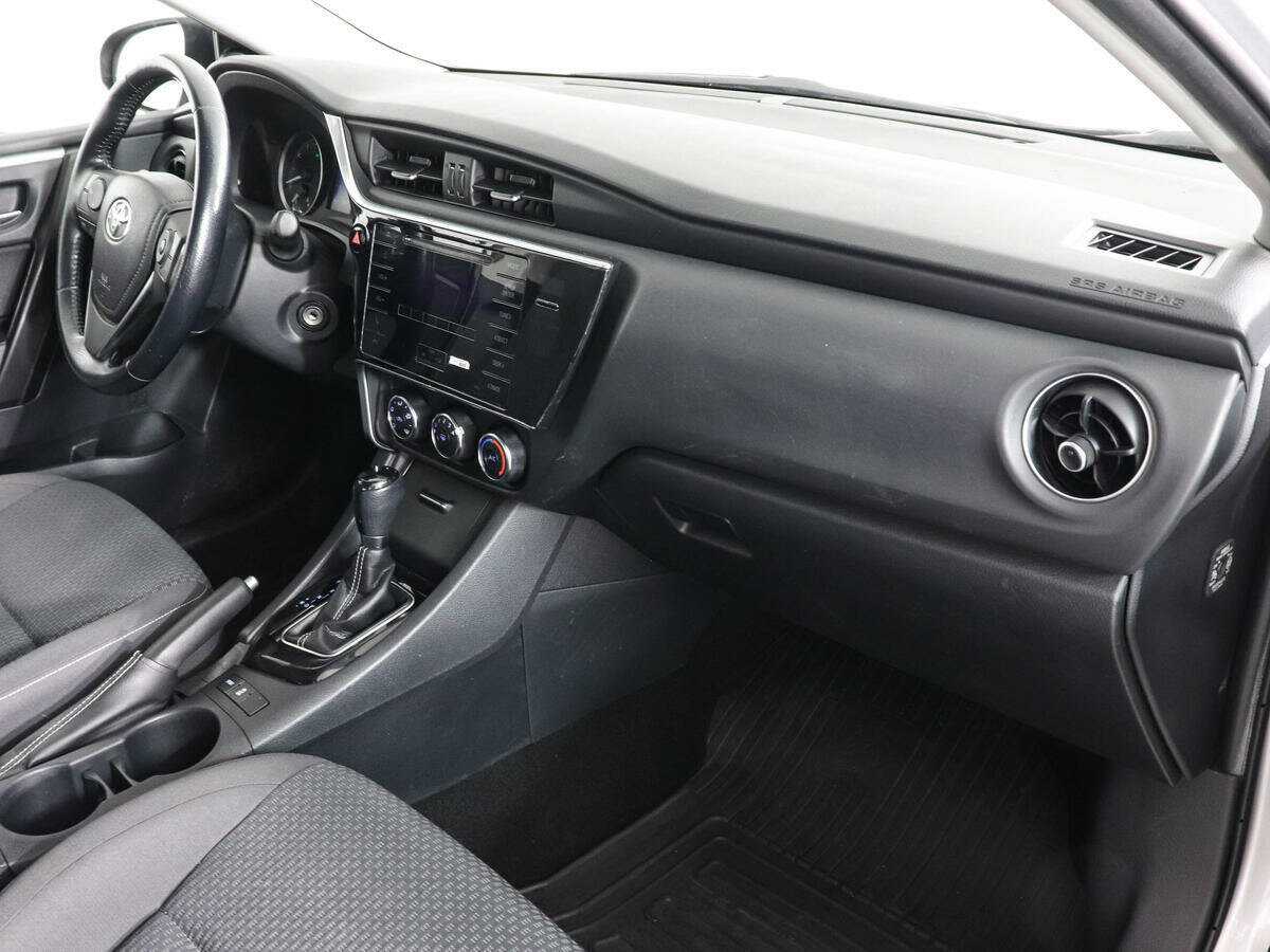 Toyota Corolla с пробегом — 2017 год. Фото: #9