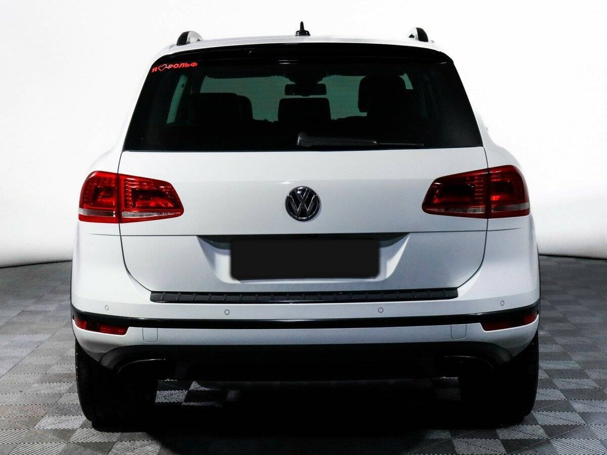 Volkswagen Touareg с пробегом — 2015 год. Фото: #5