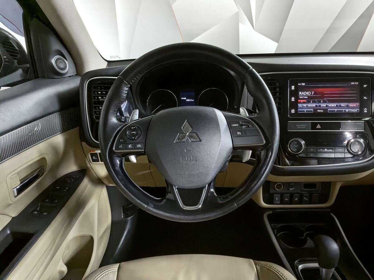 Mitsubishi Outlander с пробегом — 2019 год. Фото: #14