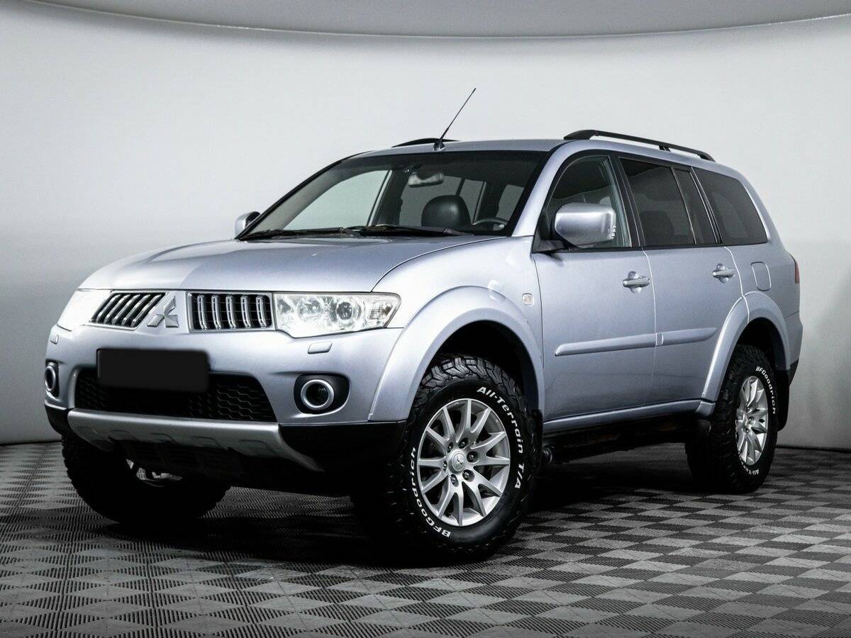 Mitsubishi Pajero Sport с пробегом — 2013 год. Фото: #0