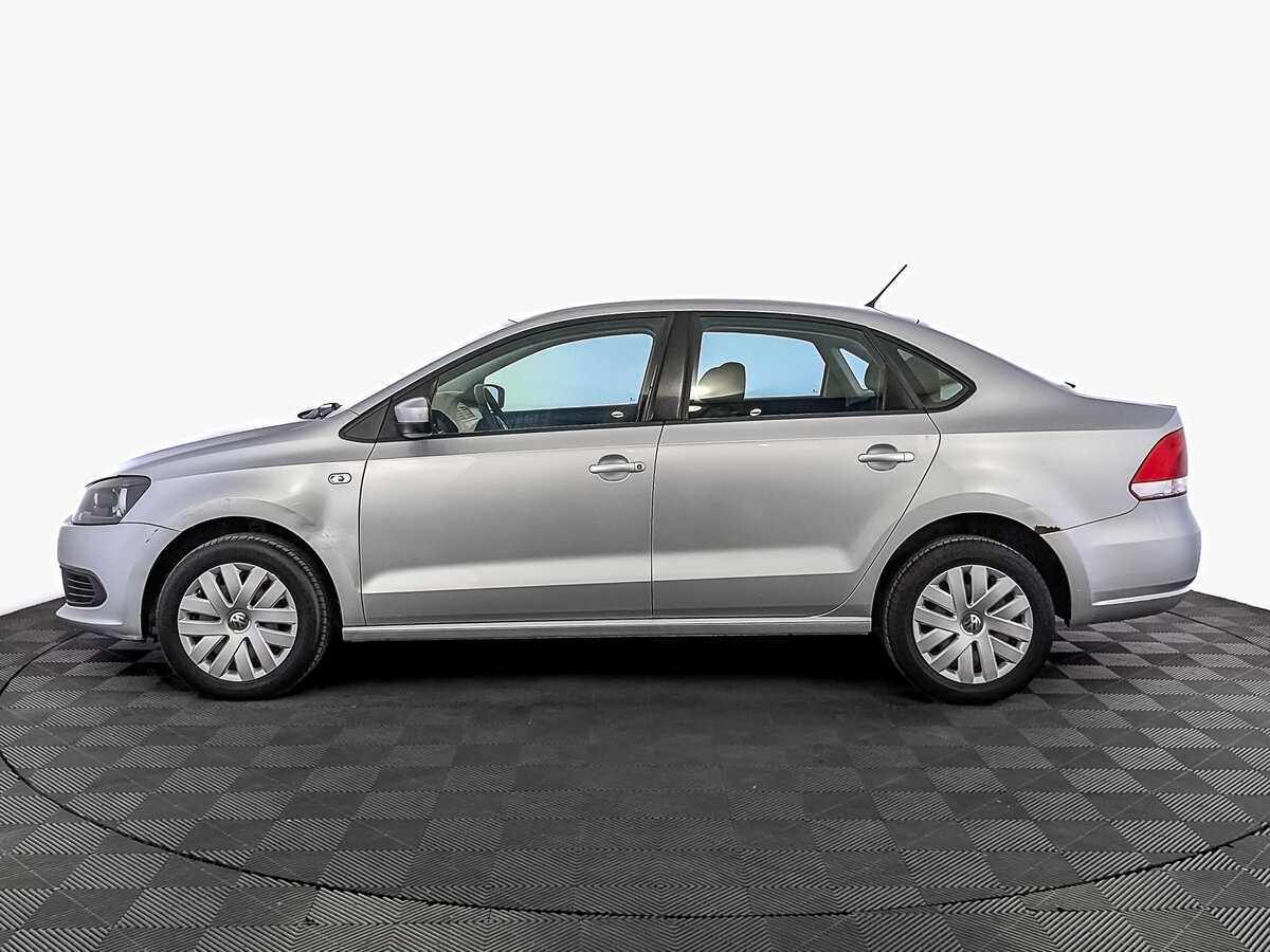 Volkswagen Polo с пробегом — 2015 год. Фото: #7