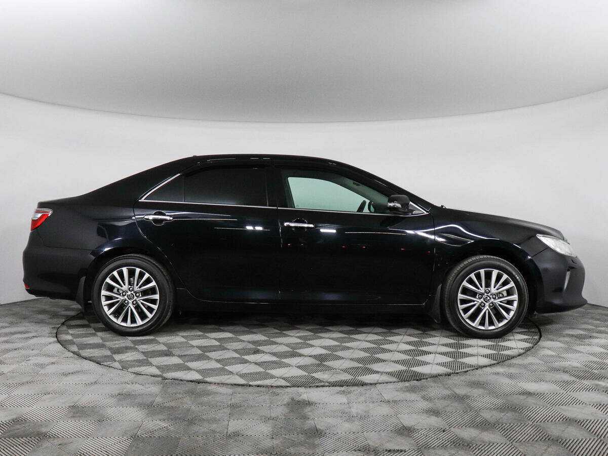 Toyota Camry с пробегом — 2016 год. Фото: #3