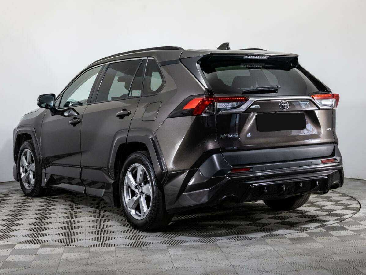 Toyota RAV4 с пробегом — 2021 год. Фото: #4