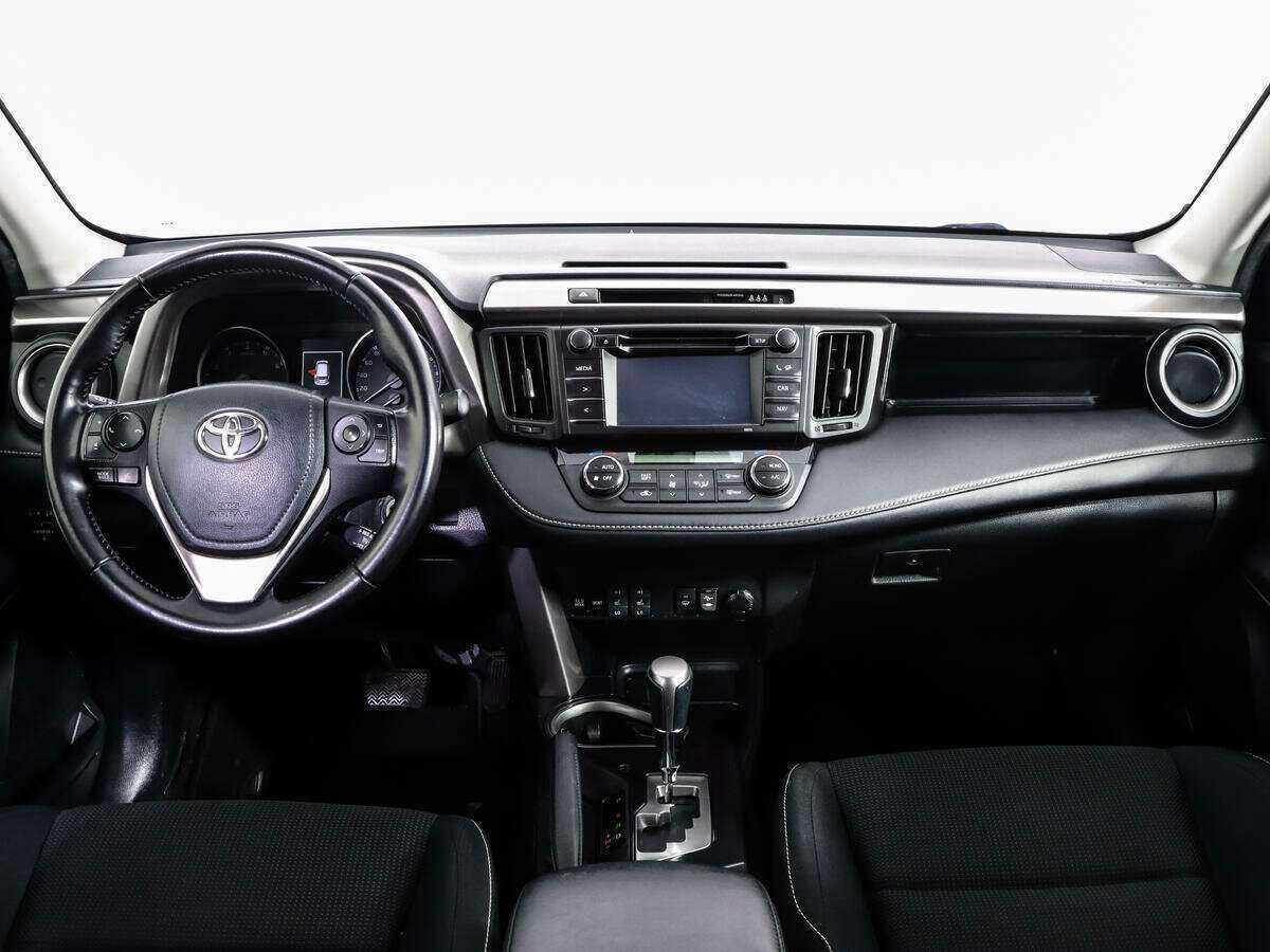 Toyota RAV4 с пробегом — 2015 год. Фото: #8