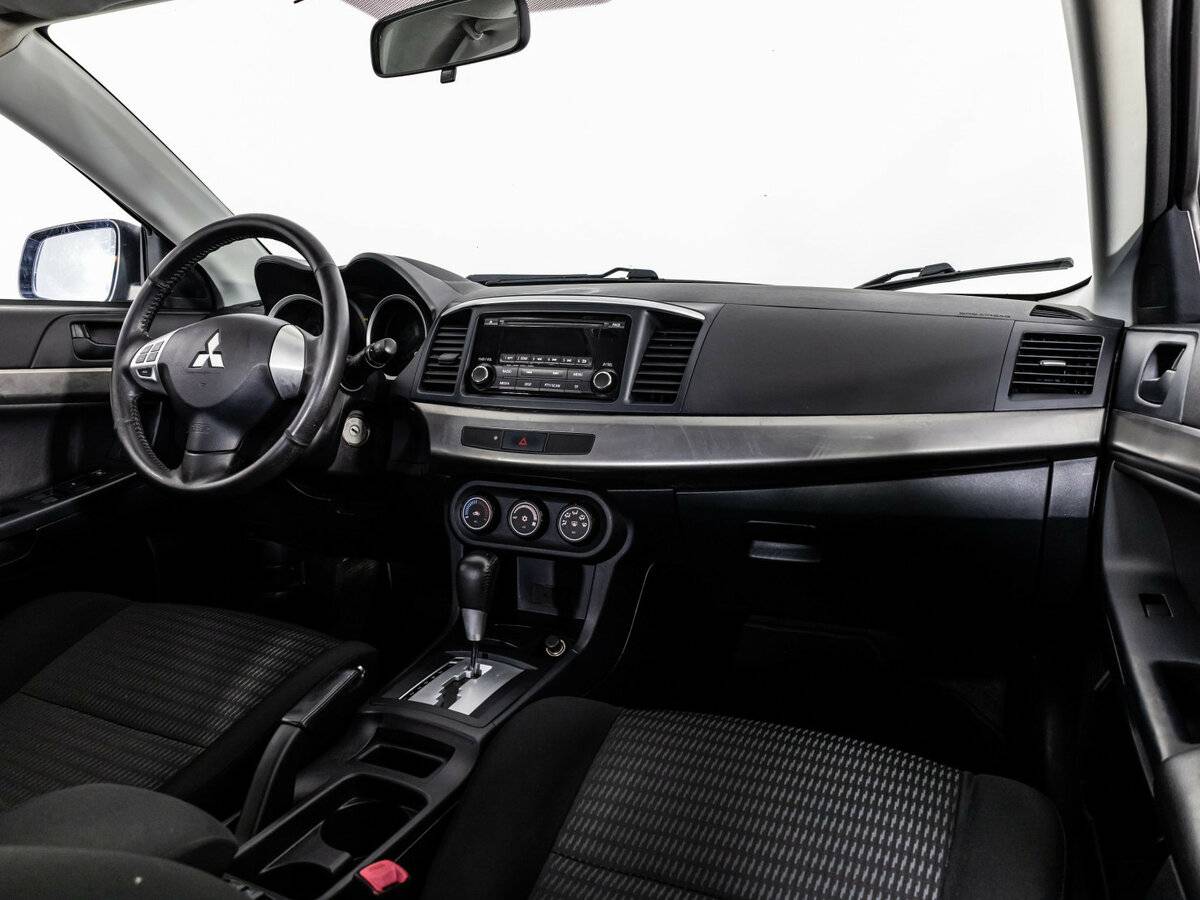 Mitsubishi Lancer с пробегом — 2012 год. Фото: #6