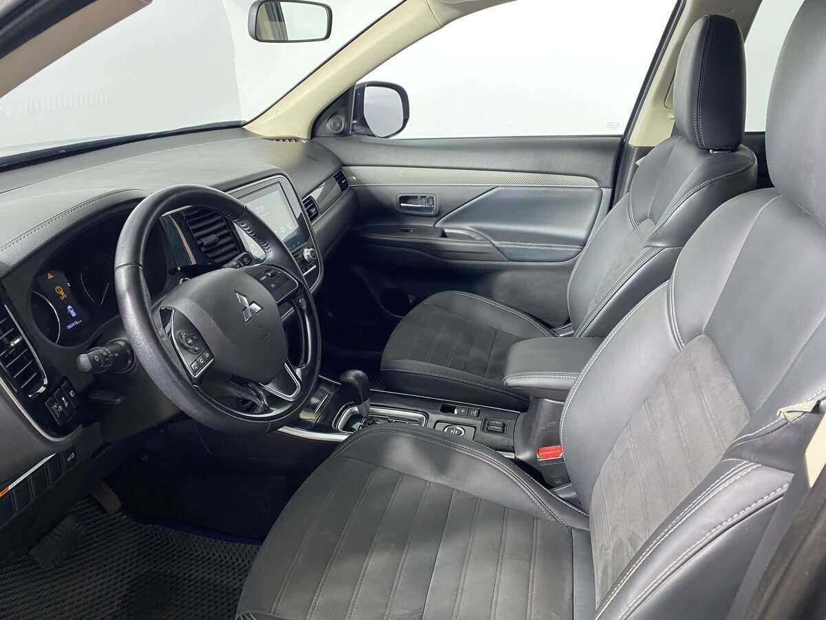 Mitsubishi Outlander с пробегом — 2021 год. Фото: #7