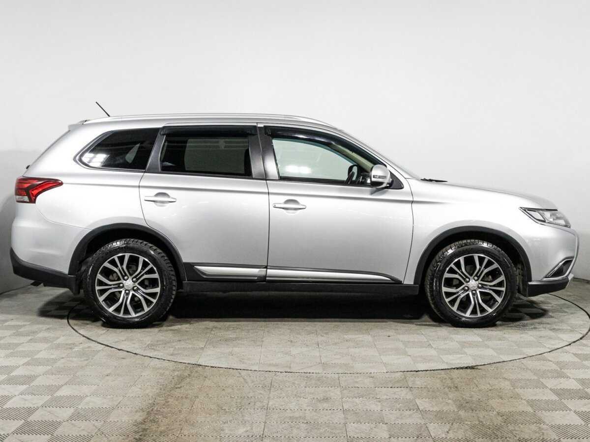 Mitsubishi Outlander с пробегом — 2016 год. Фото: #3