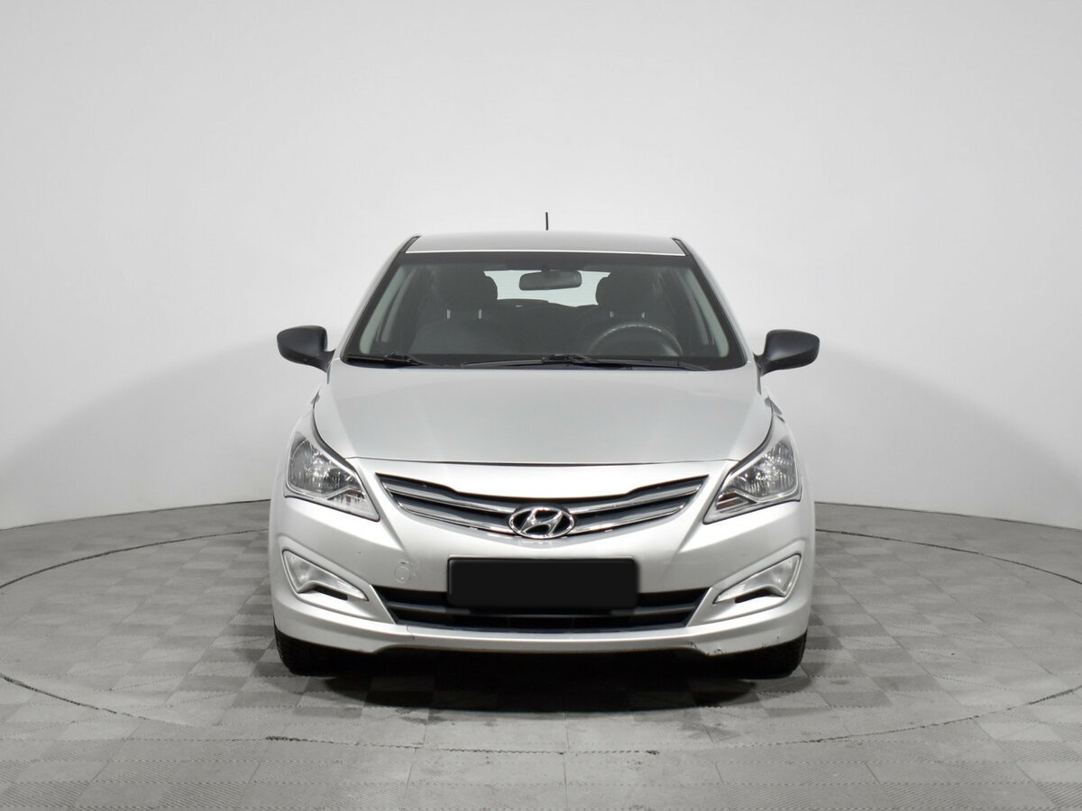 Hyundai Solaris с пробегом — 2015 год. Фото: #1