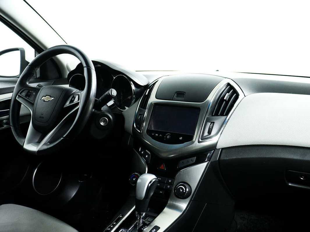 Chevrolet Cruze с пробегом — 2014 год. Фото: #8