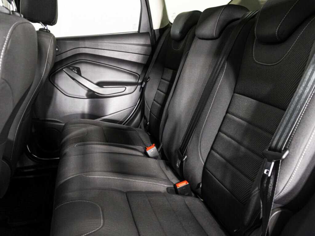 Ford Kuga с пробегом — 2014 год. Фото: #9