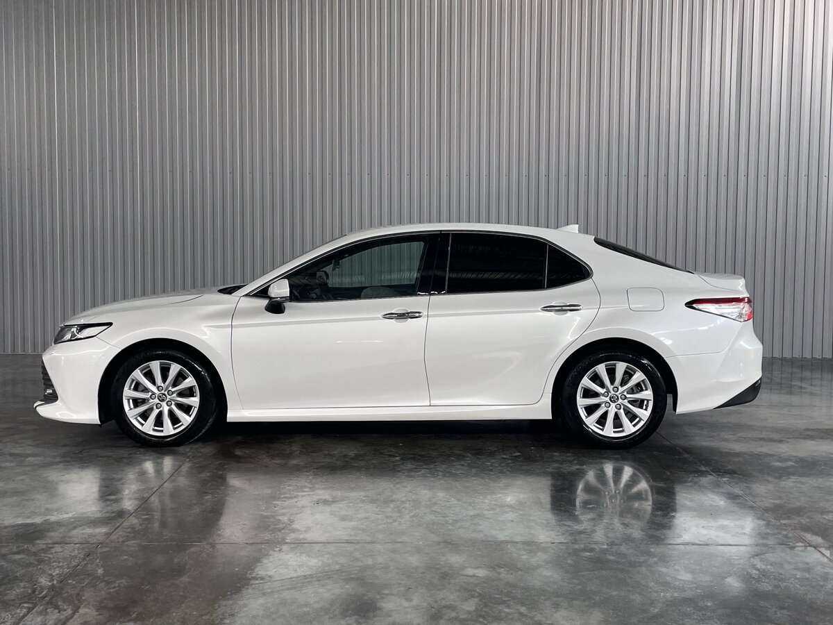 Toyota Camry с пробегом — 2018 год. Фото: #7