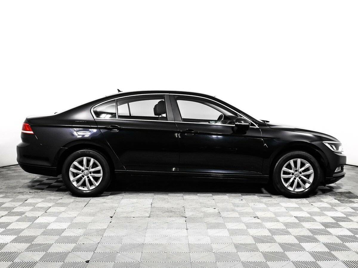 Volkswagen Passat с пробегом — 2018 год. Фото: #3