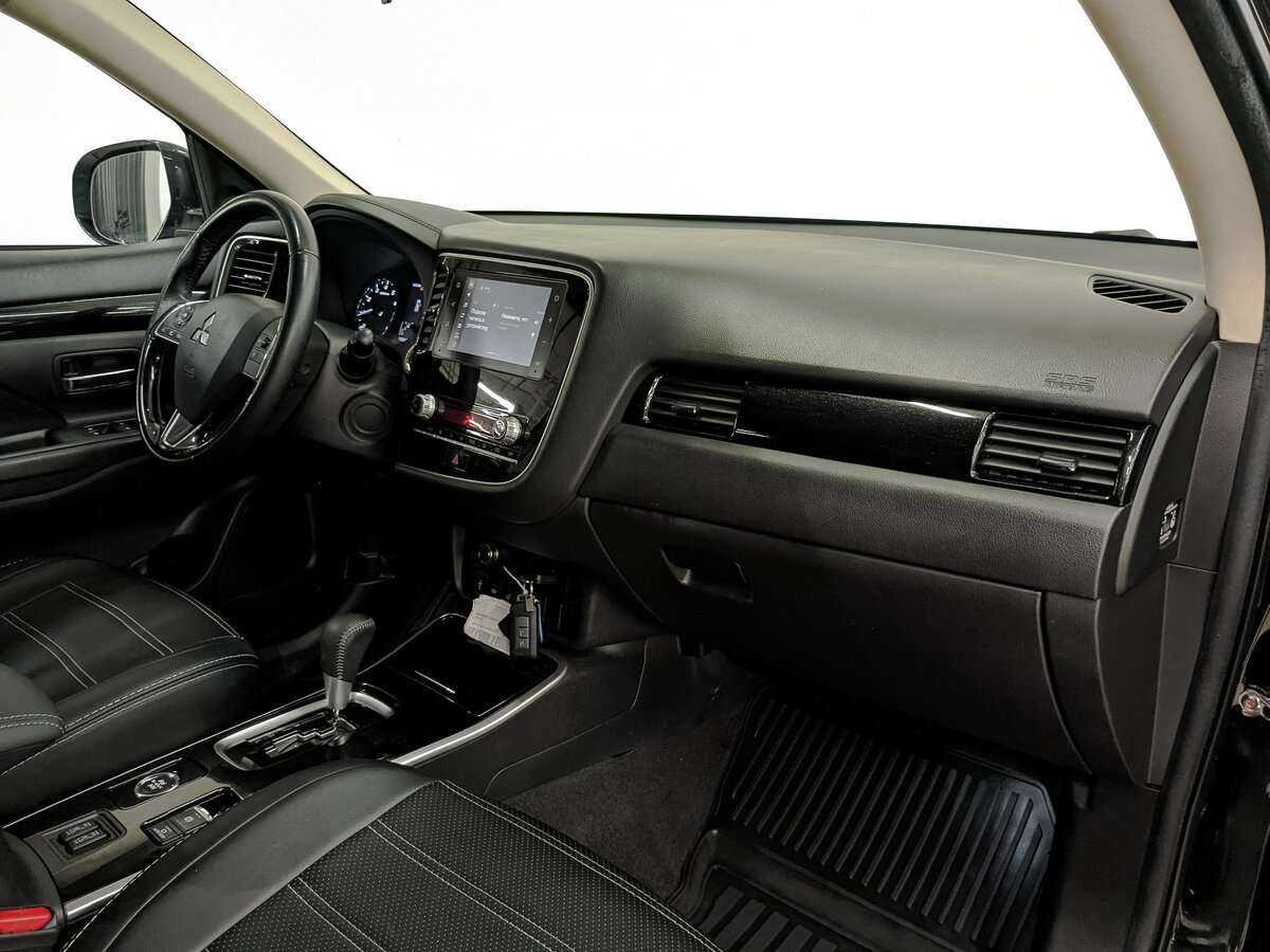 Mitsubishi Outlander с пробегом — 2020 год. Фото: #8