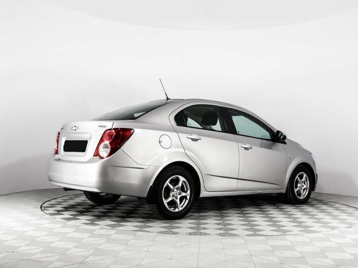 Chevrolet Aveo с пробегом — 2014 год. Фото: #4