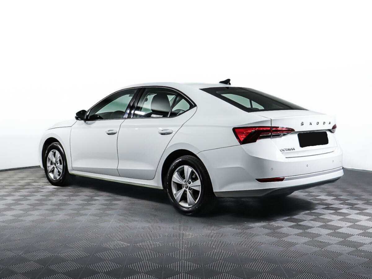 Skoda Octavia с пробегом — 2021 год. Фото: #6