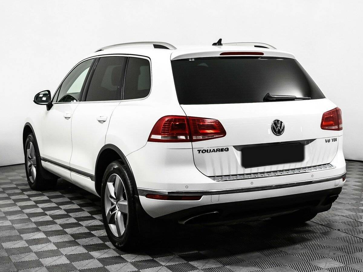 Volkswagen Touareg с пробегом — 2014 год. Фото: #6