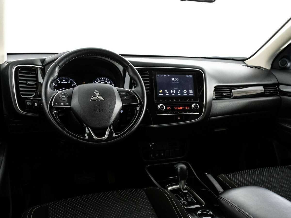 Mitsubishi Outlander с пробегом — 2021 год. Фото: #8