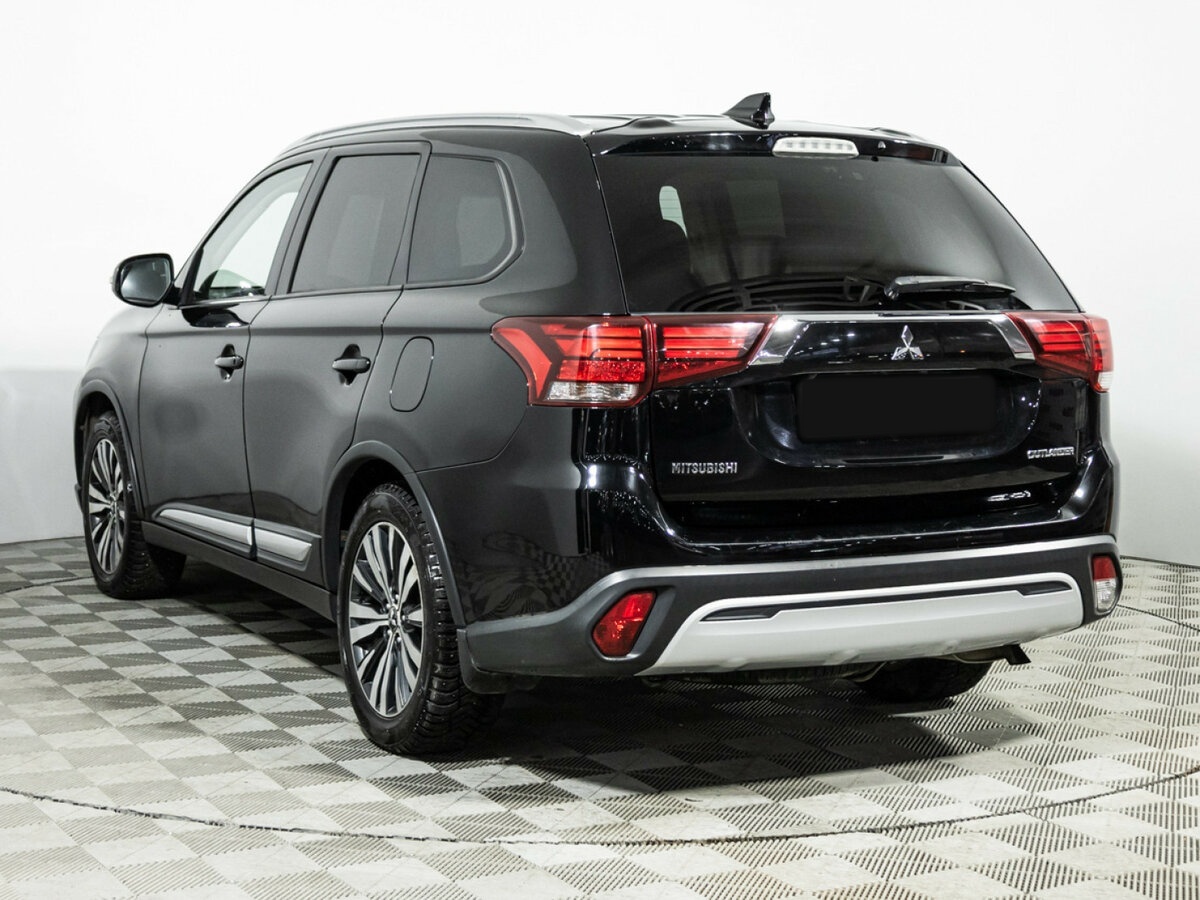 Mitsubishi Outlander с пробегом — 2018 год. Фото: #6