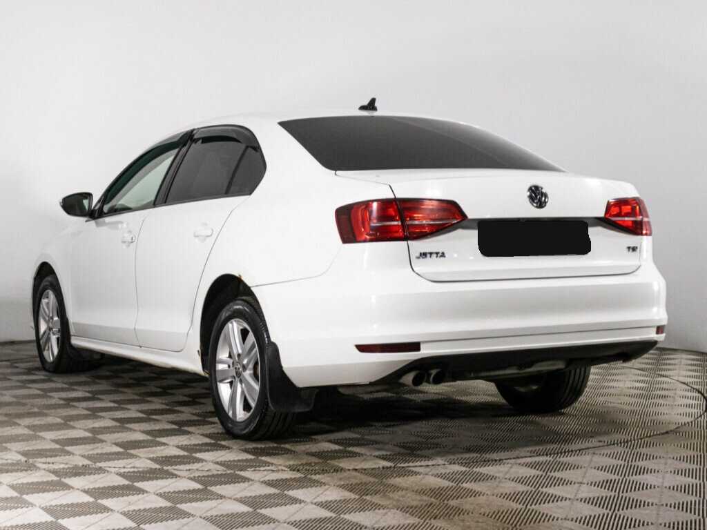 Volkswagen Jetta с пробегом — 2017 год. Фото: #6