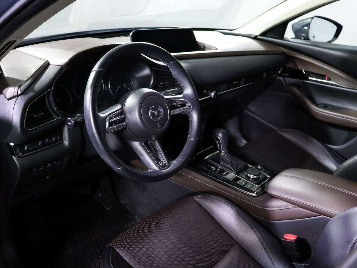 Mazda CX-30 с пробегом — 2021 год. Фото: #11