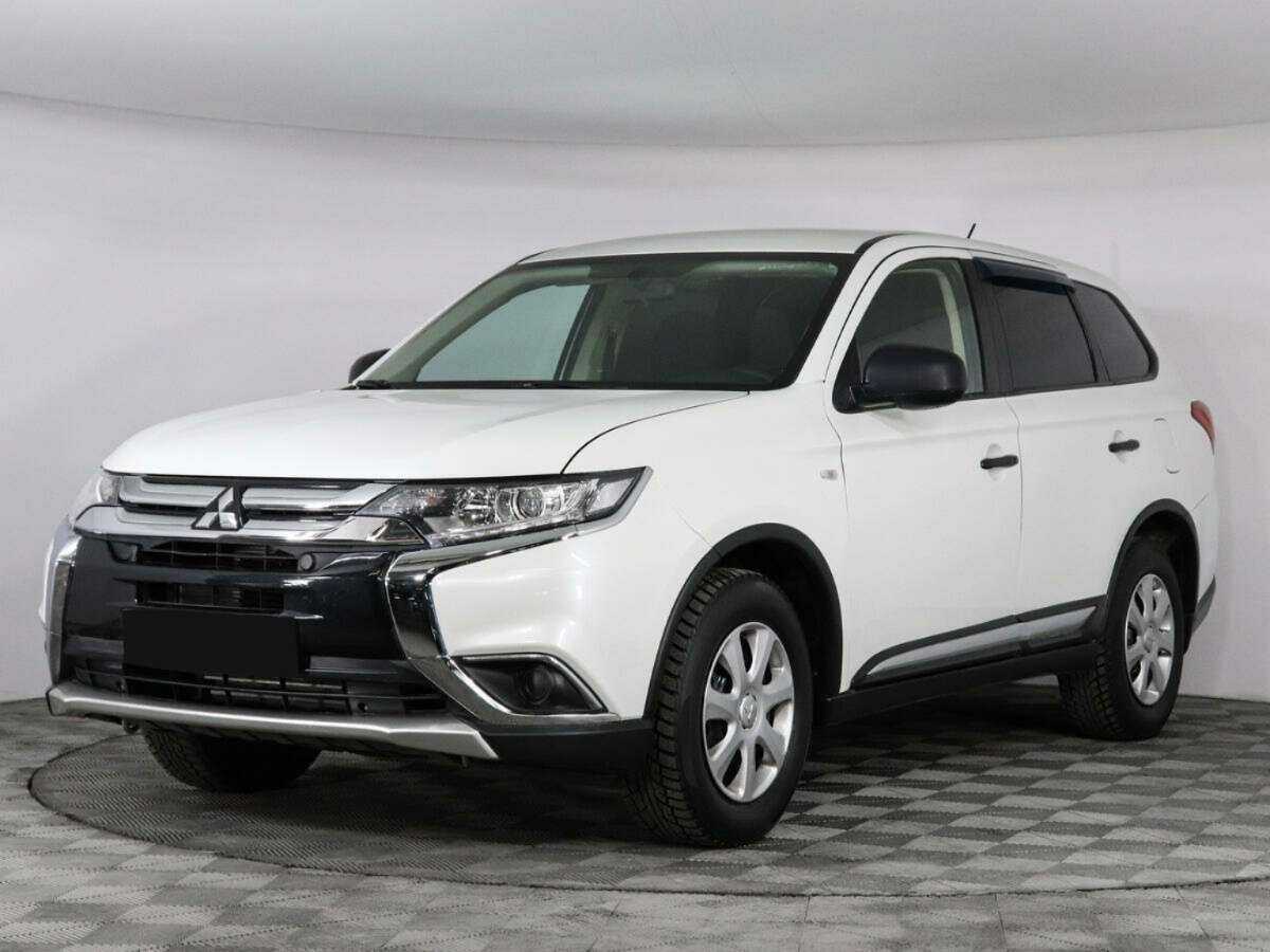 Mitsubishi Outlander с пробегом — 2015 год. Посмотреть фото