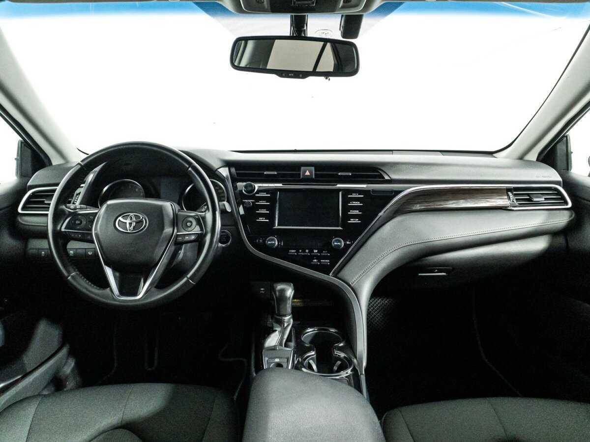Toyota Camry с пробегом — 2020 год. Фото: #12