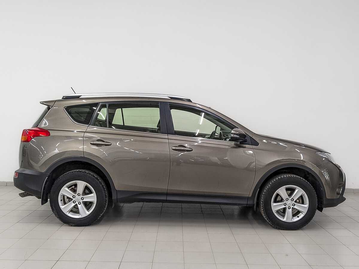 Toyota RAV4 с пробегом — 2014 год. Фото: #3