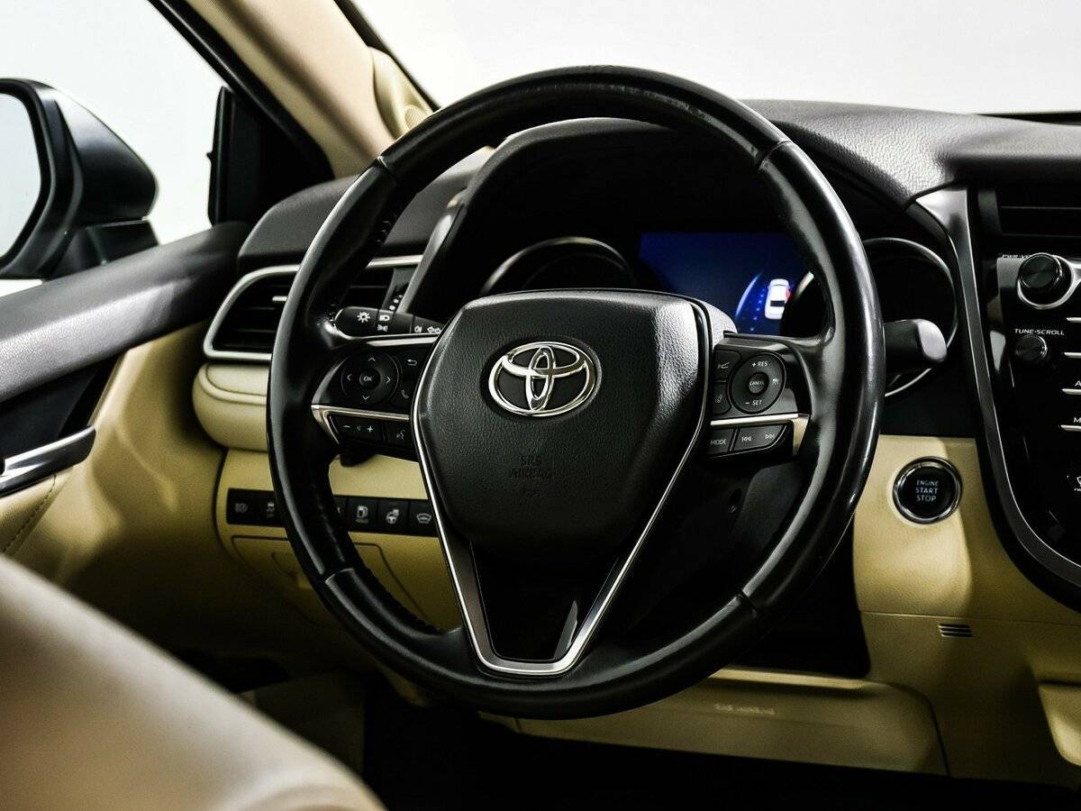 Toyota Camry с пробегом — 2020 год. Фото: #14