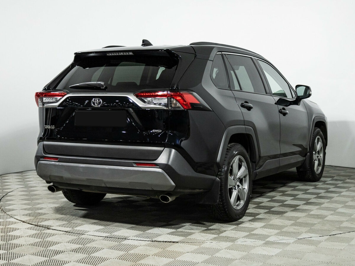 Toyota RAV4 с пробегом — 2021 год. Фото: #4