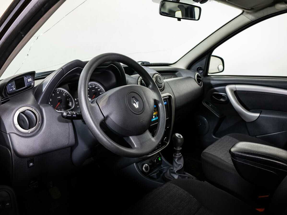 Renault Duster с пробегом — 2015 год. Фото: #9