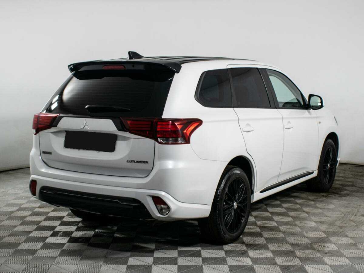 Mitsubishi Outlander с пробегом — 2022 год. Фото: #3