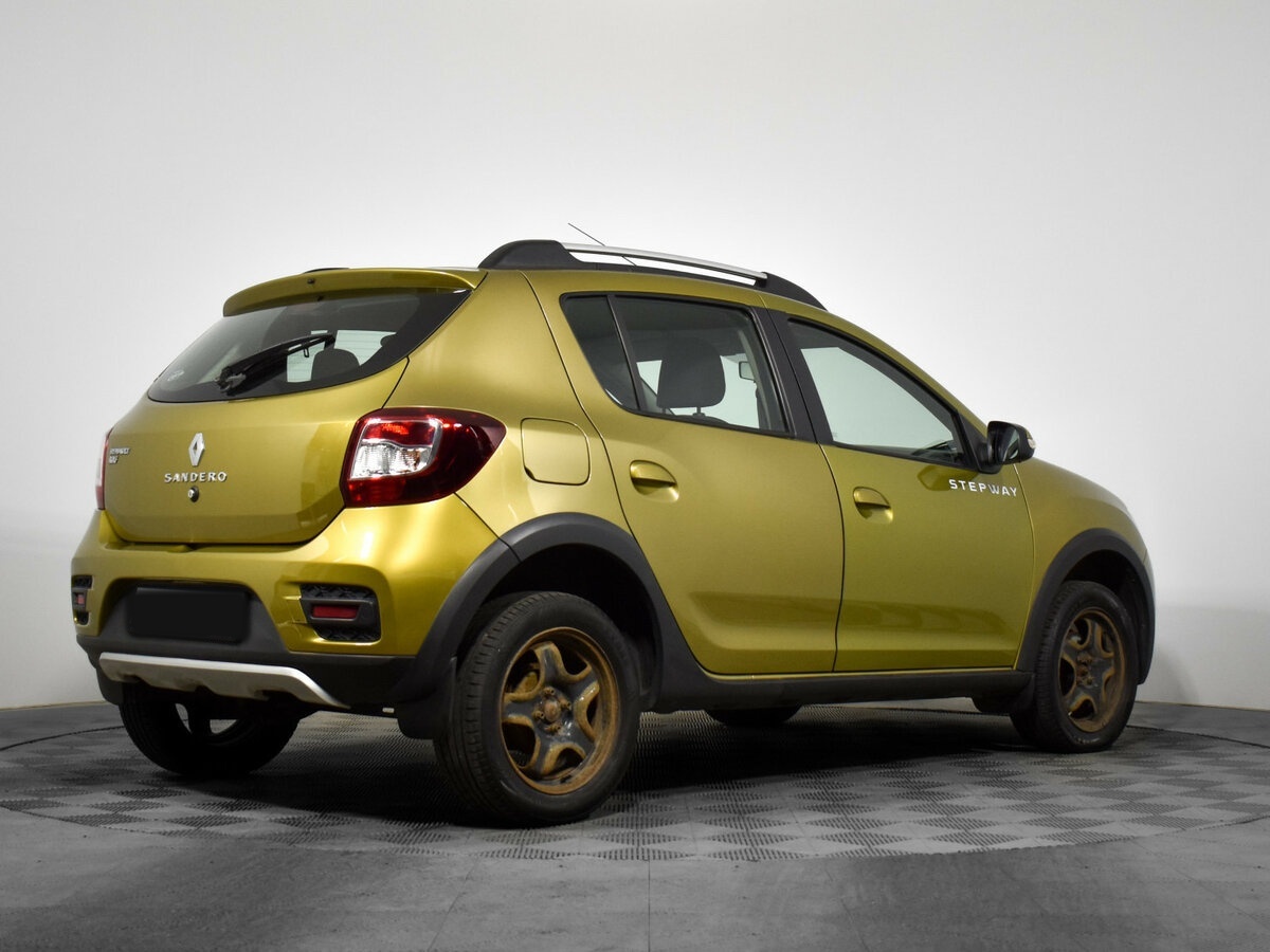 Renault Sandero с пробегом — 2016 год. Фото: #3